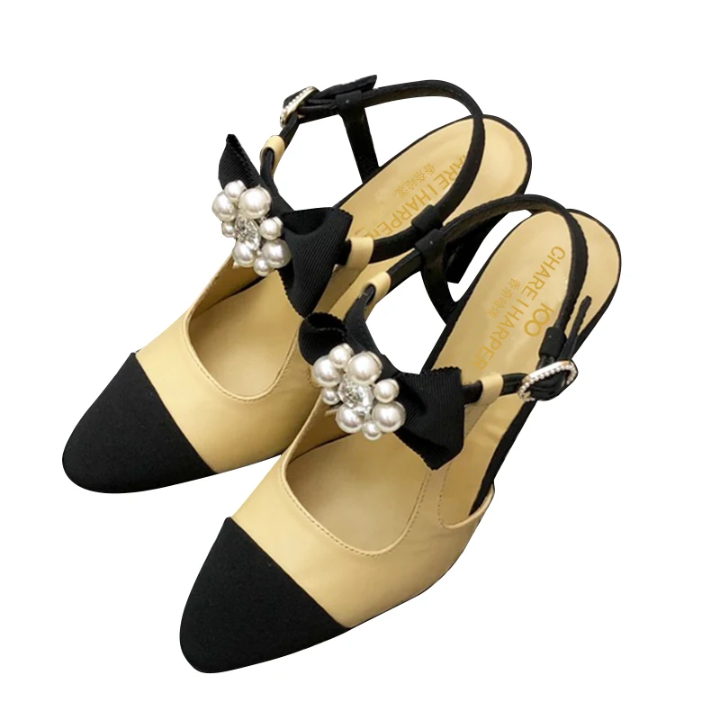 French charei women's shoes are most worthy of classic style 6.5 cm high heel, square head color matching and soft leather upper
French charei women's shoes are most worthy of classic style 6.5 cm high heel, square head color matching and soft leather upper