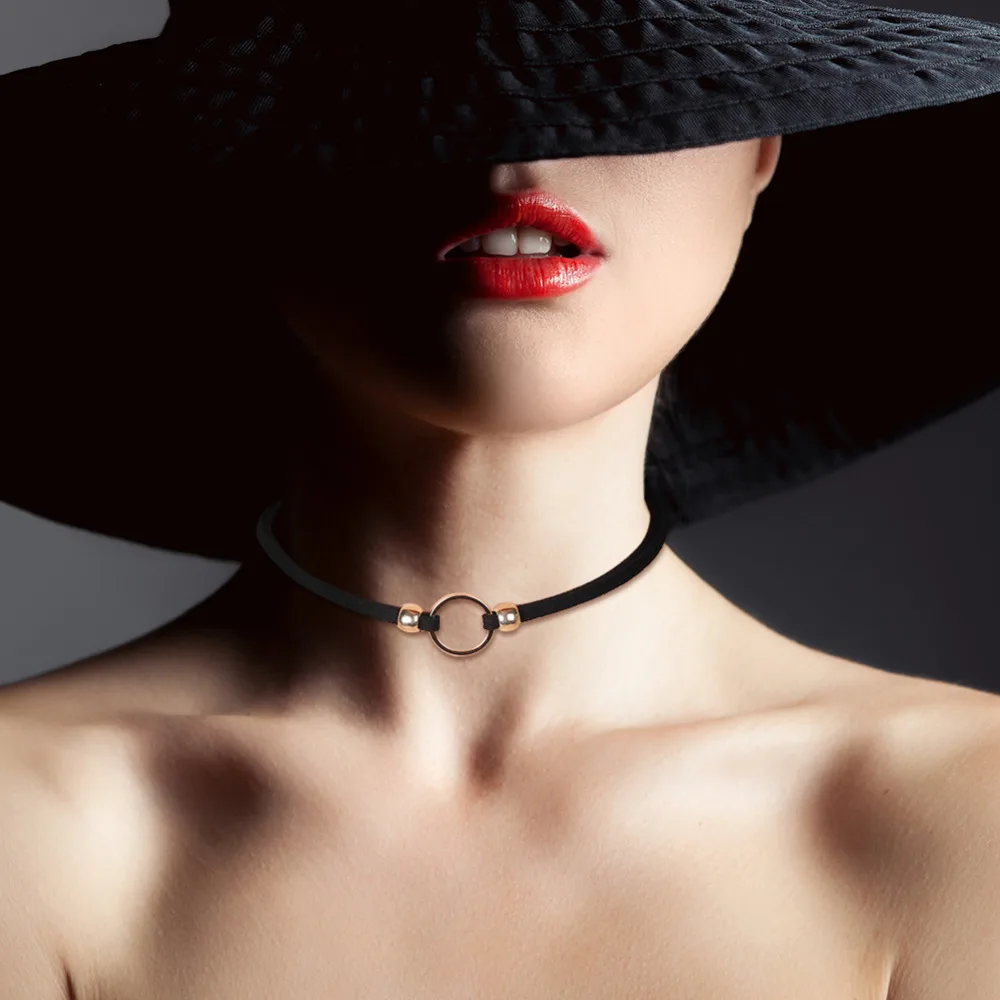 1Piece Velvet Choker Necklace Gold Plated Black With Circle Ring Sexy Clavicle Necklace For Women Creative Chain Pendant Jewelry
1Piece Velvet Choker Necklace Gold Plated Black With Circle Ring Sexy Clavicle Necklace For Women Creative Chain Pendant Jewelry