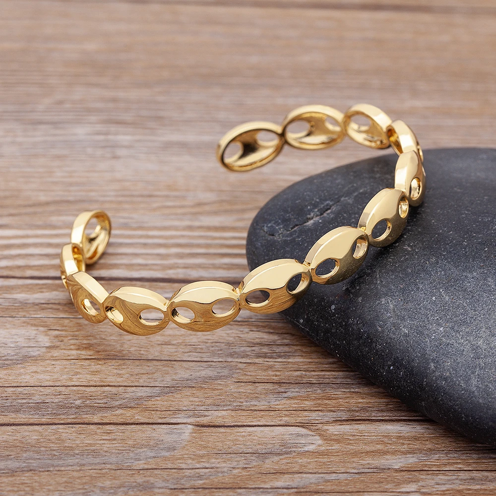 High Quality Gold Color Pig Nose Shape Bangle For Women Punk Charm Bracelets & Bangles Luxury New Femme Party Birthday Jewelry
High Quality Gold Color Pig Nose Shape Bangle For Women Punk Charm Bracelets & Bangles Luxury New Femme Party Birthday Jewelry