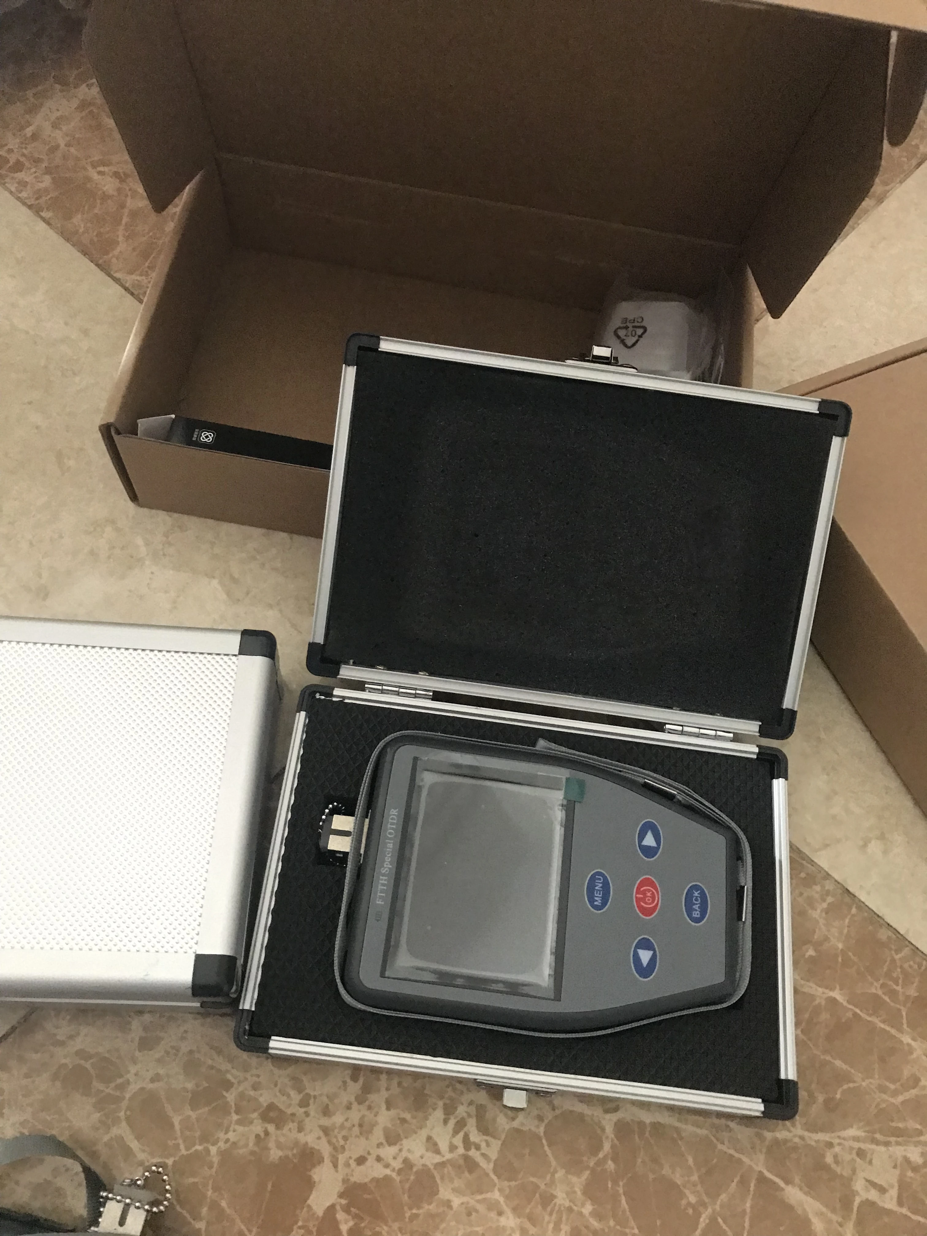 Portuguese 4 in 1 OTDR Red light source + stable light source Fiber Finding faul Measure Active Fibe VFL OPM FTTH
Portuguese 4 in 1 OTDR Red light source + stable light source Fiber Finding faul Measure Active Fibe VFL OPM FTTH