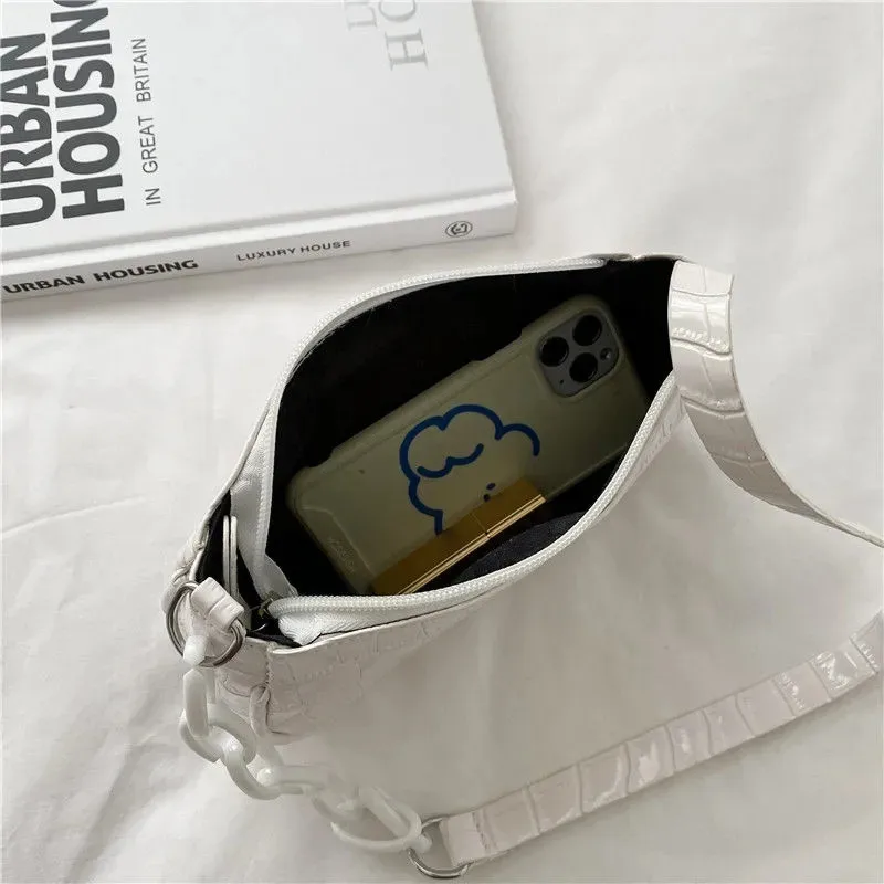 Summer Solid Shoulder Bag Joker Baguette Bag Women Fashion Spliced Chains Bags Designer Handbags Classy PU Tote Zipper Bag
Summer Solid Shoulder Bag Joker Baguette Bag Women Fashion Spliced Chains Bags Designer Handbags Classy PU Tote Zipper Bag