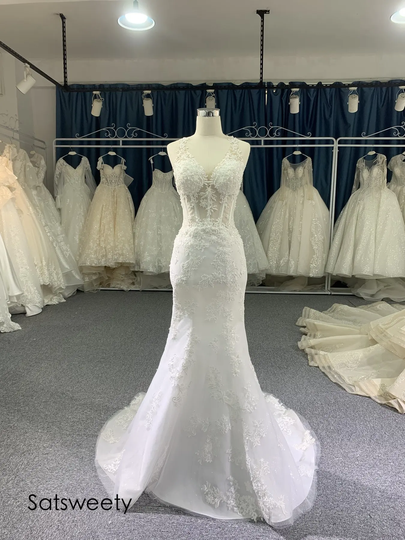 Real Photos Luxury Beaded Wedding Dress 2021Lace Mermaid Bridal Dresses Customized Chapel Tail Vestido de Noivas
Real Photos Luxury Beaded Wedding Dress 2021Lace Mermaid Bridal Dresses Customized Chapel Tail Vestido de Noivas