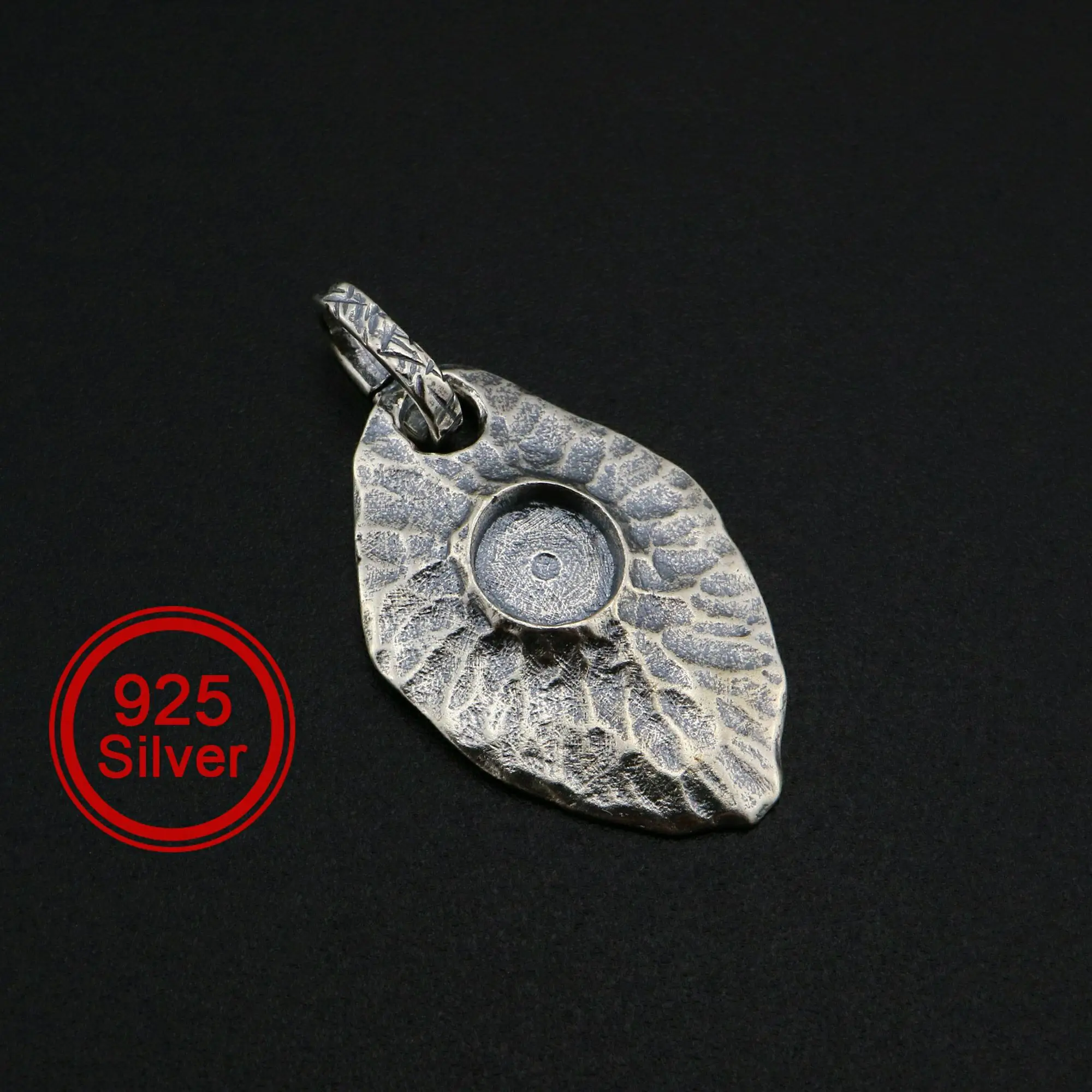 7MM Round Pendant Settings Antiqued Solid 925 Sterling Silver Men's Charm Bezel DIY Gemstone Supplies 1411281
7MM Round Pendant Settings Antiqued Solid 925 Sterling Silver Men's Charm Bezel DIY Gemstone Supplies 1411281