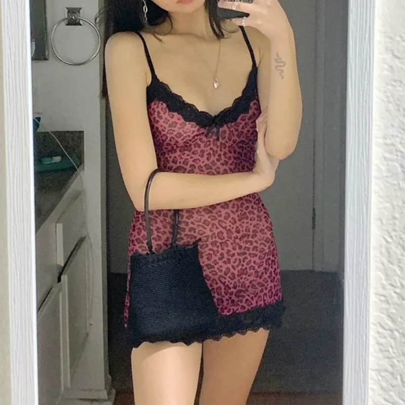 Women Summer Dresses Sling Spaghetti straps V Neck Lace Leopard print Bodycon pencil Short mini dress backless Club Nightwear
Women Summer Dresses Sling Spaghetti straps V Neck Lace Leopard print Bodycon pencil Short mini dress backless Club Nightwear