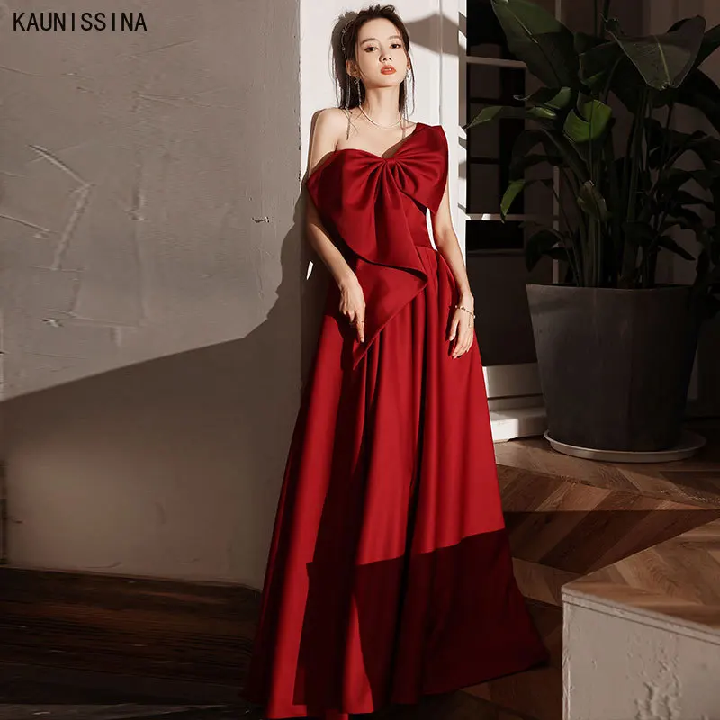 KAUNISSINA One Shoulder A-Line Evening Dresses Long Satin Sexy Prom Gowns High Quality Big Bow Party Dress Vestidos de fiesta
KAUNISSINA One Shoulder A-Line Evening Dresses Long Satin Sexy Prom Gowns High Quality Big Bow Party Dress Vestidos de fiesta
