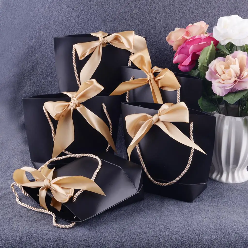 5Pcs New Gift Paper Bag Makeup Packing Tote Handle Package for Boutique Shopping Party Cosmetic Clothing Anti-wrinkle Decor
5Pcs New Gift Paper Bag Makeup Packing Tote Handle Package for Boutique Shopping Party Cosmetic Clothing Anti-wrinkle Decor