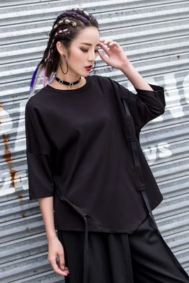2020 summer wear new Europe and the United States irregular personality loose round collar jacket fat MM stitching tie
2020 summer wear new Europe and the United States irregular personality loose round collar jacket fat MM stitching tie