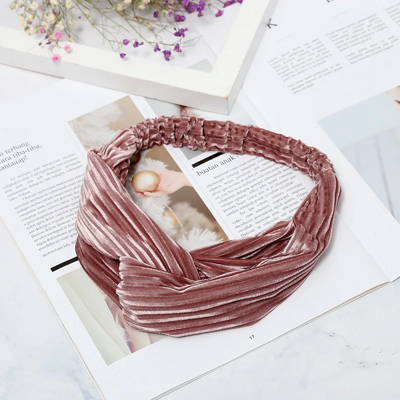 1PC New Fashion Velvet Wide Cross Knot Headbands For Women Elastic Hair Bands For Girls Hairband Bandanas Hair Accessories
1PC New Fashion Velvet Wide Cross Knot Headbands For Women Elastic Hair Bands For Girls Hairband Bandanas Hair Accessories