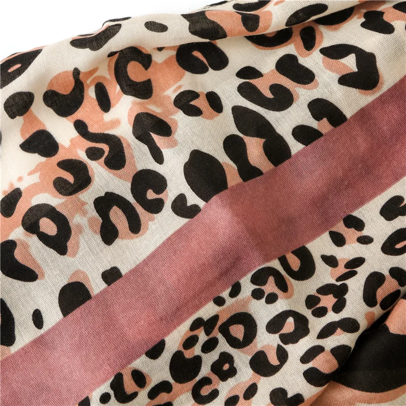 Autumnt Fashion Leopard Printed Warm Scarf Women Spring Cotton Scarves Stitching Color Shawl Windproof Driving Bandana Pashmina
Autumnt Fashion Leopard Printed Warm Scarf Women Spring Cotton Scarves Stitching Color Shawl Windproof Driving Bandana Pashmina