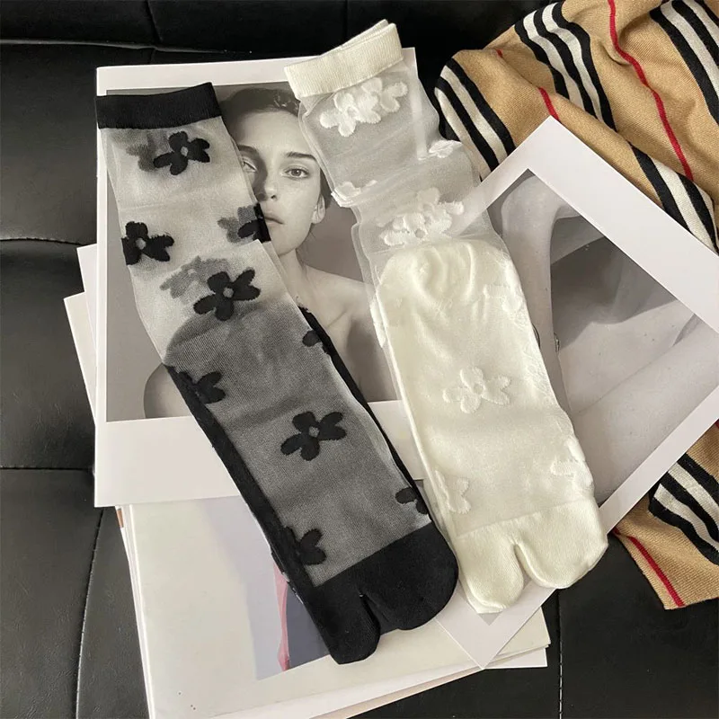 Women Ultra-Thin Crystal Silk Two Toe Socks Black Flower Jacquard Cute Girls Socks Summer Hollow Out Cool Breathable Sock
Women Ultra-Thin Crystal Silk Two Toe Socks Black Flower Jacquard Cute Girls Socks Summer Hollow Out Cool Breathable Sock