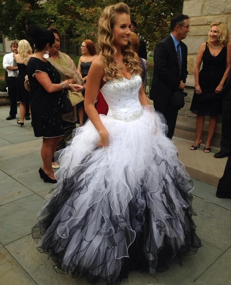 Black/White Wedding Dresses Sweetheart Backless Off Shoulder Tiered Ruffled Beaded Vestio De Noiva Bridal Dress Wedding Gowns
Black/White Wedding Dresses Sweetheart Backless Off Shoulder Tiered Ruffled Beaded Vestio De Noiva Bridal Dress Wedding Gowns