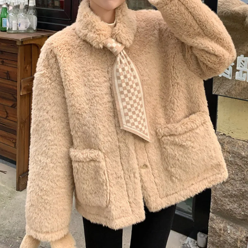 Korean Chic Imitation Lamb Plush Coat Women's Autumn And Winter 2021 New Design Sense Small Man's Fashion
Korean Chic Imitation Lamb Plush Coat Women's Autumn And Winter 2021 New Design Sense Small Man's Fashion