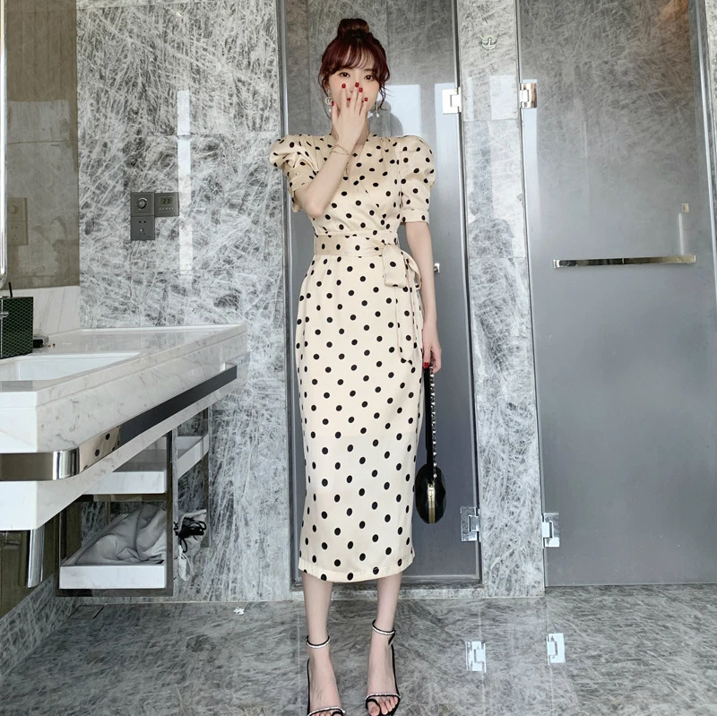 2020 Summer Print Polka Dot Puff Sleeve Satin Dress Woman Half Sleeve Wrap Bodycon Midi Dress Ladies Slim Corset Womens Dresses
2020 Summer Print Polka Dot Puff Sleeve Satin Dress Woman Half Sleeve Wrap Bodycon Midi Dress Ladies Slim Corset Womens Dresses