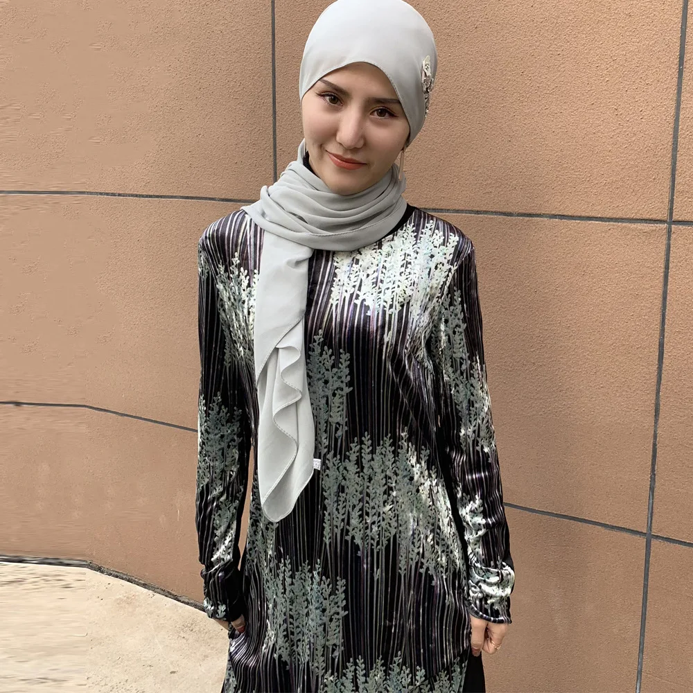 Muslim Fashion Women's Clothing Autumn and Winter New Velvet Dress Loose Temperament Robe Shows Feminine Charm
Muslim Fashion Women's Clothing Autumn and Winter New Velvet Dress Loose Temperament Robe Shows Feminine Charm