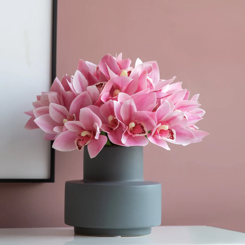 Artificial Bouquet 4 Head Hand Tie Feel Cymbidium Faberi Artificial/Fake Flower Home Ornamental Flower Home Decore Artificial
Artificial Bouquet 4 Head Hand Tie Feel Cymbidium Faberi Artificial/Fake Flower Home Ornamental Flower Home Decore Artificial