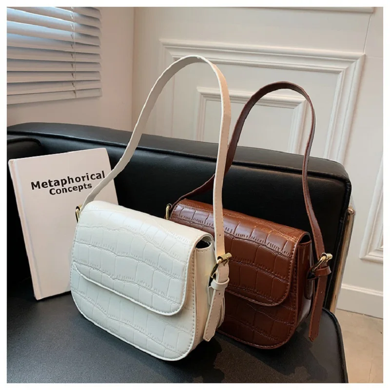 PU texture handbags autumn and winter new fashion crocodile pattern small square bag retro fashion trend ladies shoulder bag
PU texture handbags autumn and winter new fashion crocodile pattern small square bag retro fashion trend ladies shoulder bag