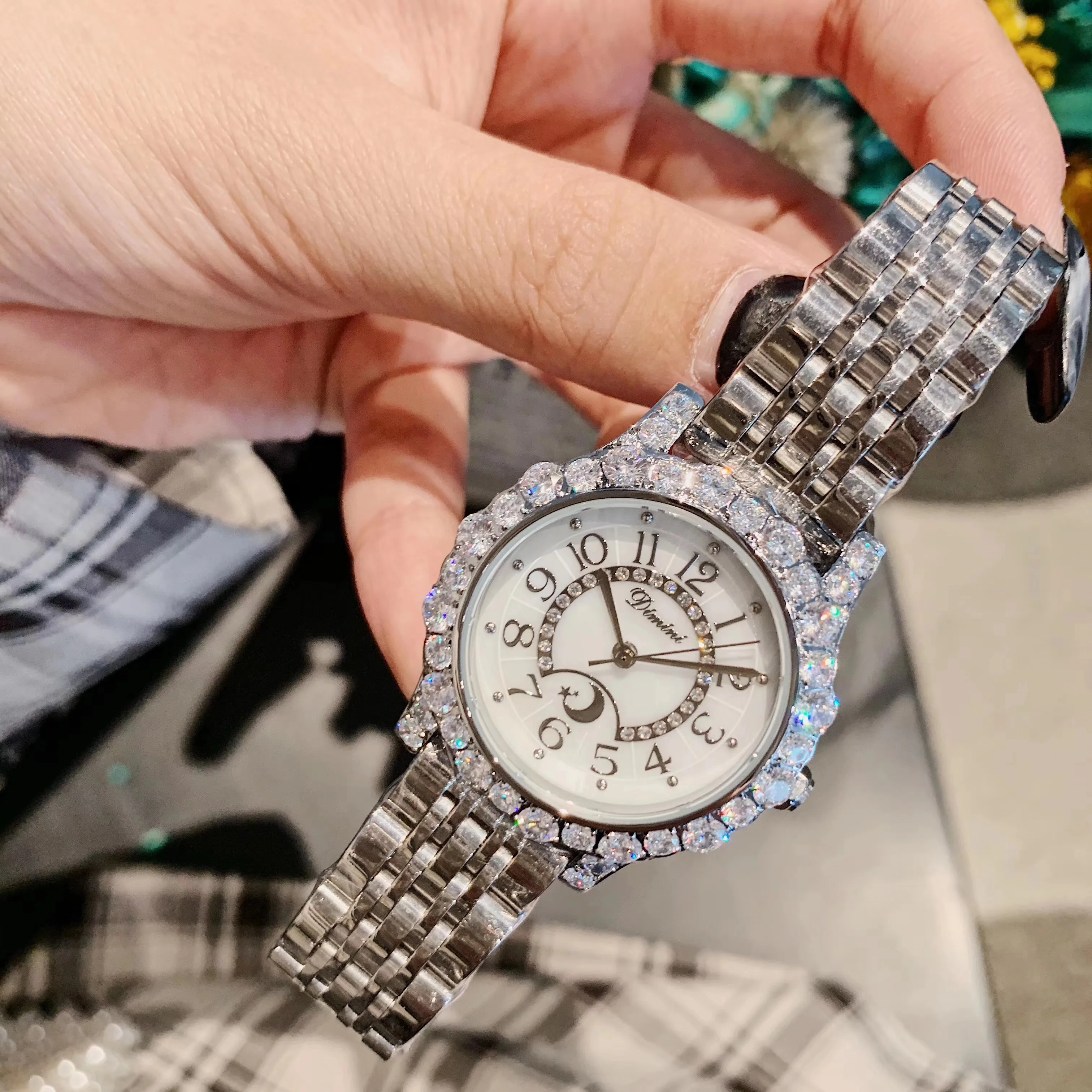 Women New Brand Diamond Watches Full Steel Bracelet Watch Waterproof High Jewelry Wrist watch Moon Stars Clocks Relojes
Women New Brand Diamond Watches Full Steel Bracelet Watch Waterproof High Jewelry Wrist watch Moon Stars Clocks Relojes