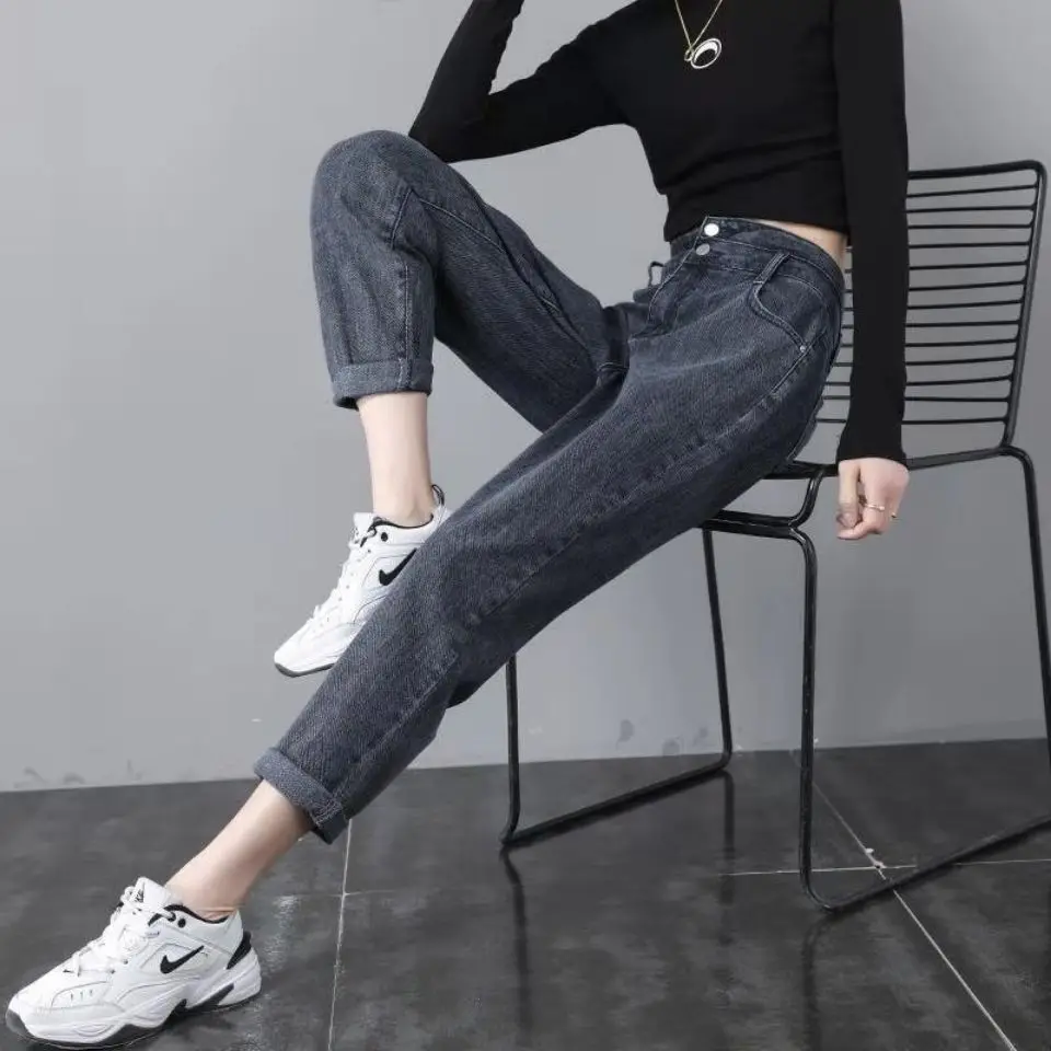 2021 new Harlan jeans women's straight tube loose Student Korean high waist thin versatile radish daddy pants fashion
2021 new Harlan jeans women's straight tube loose Student Korean high waist thin versatile radish daddy pants fashion