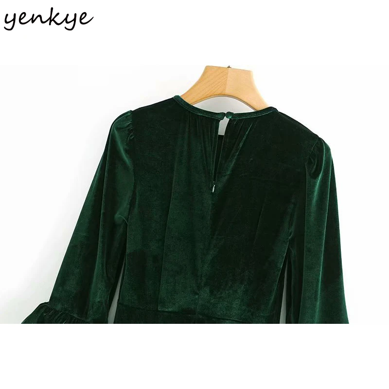 New Fashion Women Vintage Green Velvet O Neck Butterfly Sleeve Hem Ruffle A-line Mini Dress Elegant Lady Winter Vestido
New Fashion Women Vintage Green Velvet O Neck Butterfly Sleeve Hem Ruffle A-line Mini Dress Elegant Lady Winter Vestido