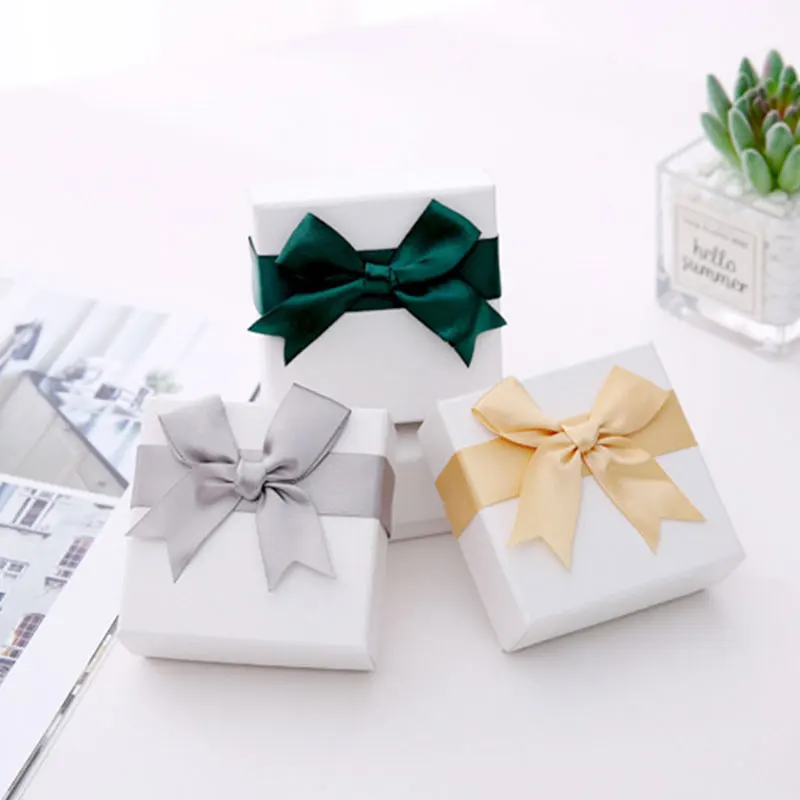 

Белая упаковочная коробка, Женская Подарочная коробка для ювелирных изделий с цветной лентой, элегантная коробка для браслетов, ожерелий, к...