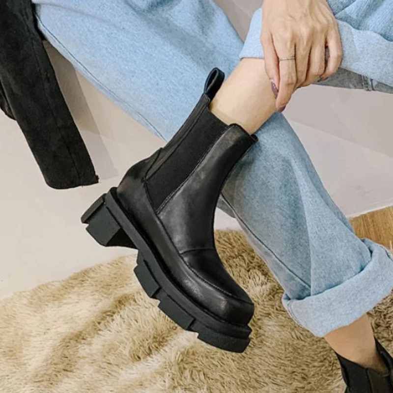 2021 new Ins Real Leather Women Ankle Boots Fashion Platform Warm Fur High Heel Winter Shoes Woman Casual Footwear Size 35-42
2021 new Ins Real Leather Women Ankle Boots Fashion Platform Warm Fur High Heel Winter Shoes Woman Casual Footwear Size 35-42