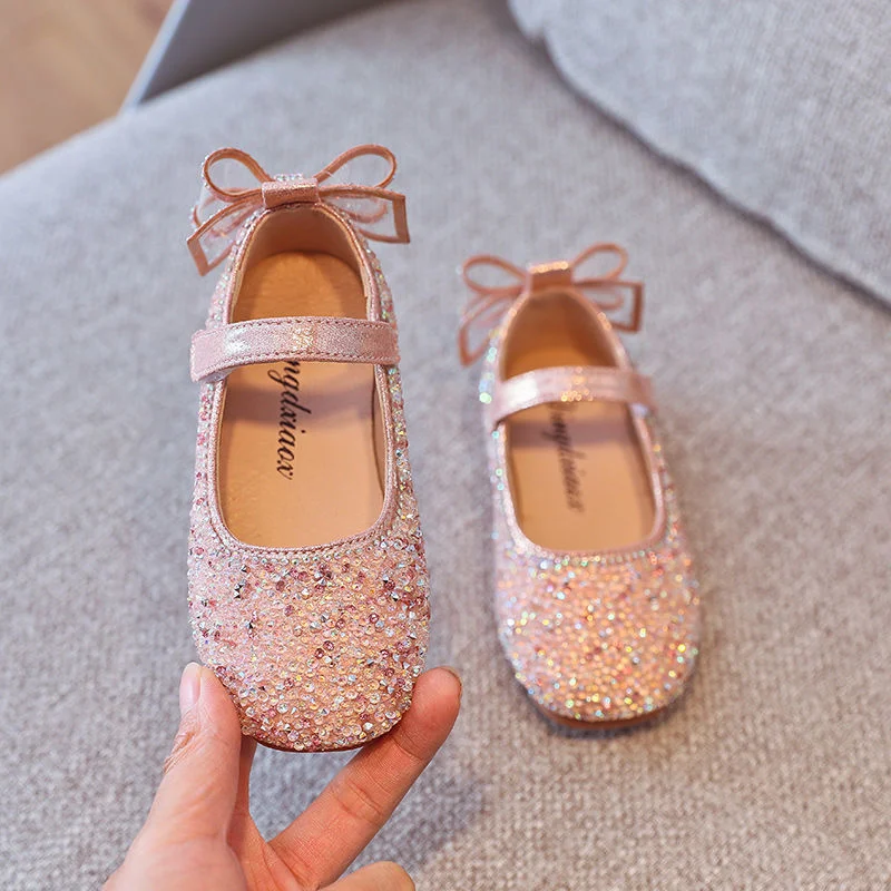Children's Crystal Shoes Round Head Princess Shoes Spring New Girls' Sequin Diamond Shoes Little Girls' Soft Soled Performance
Children's Crystal Shoes Round Head Princess Shoes Spring New Girls' Sequin Diamond Shoes Little Girls' Soft Soled Performance