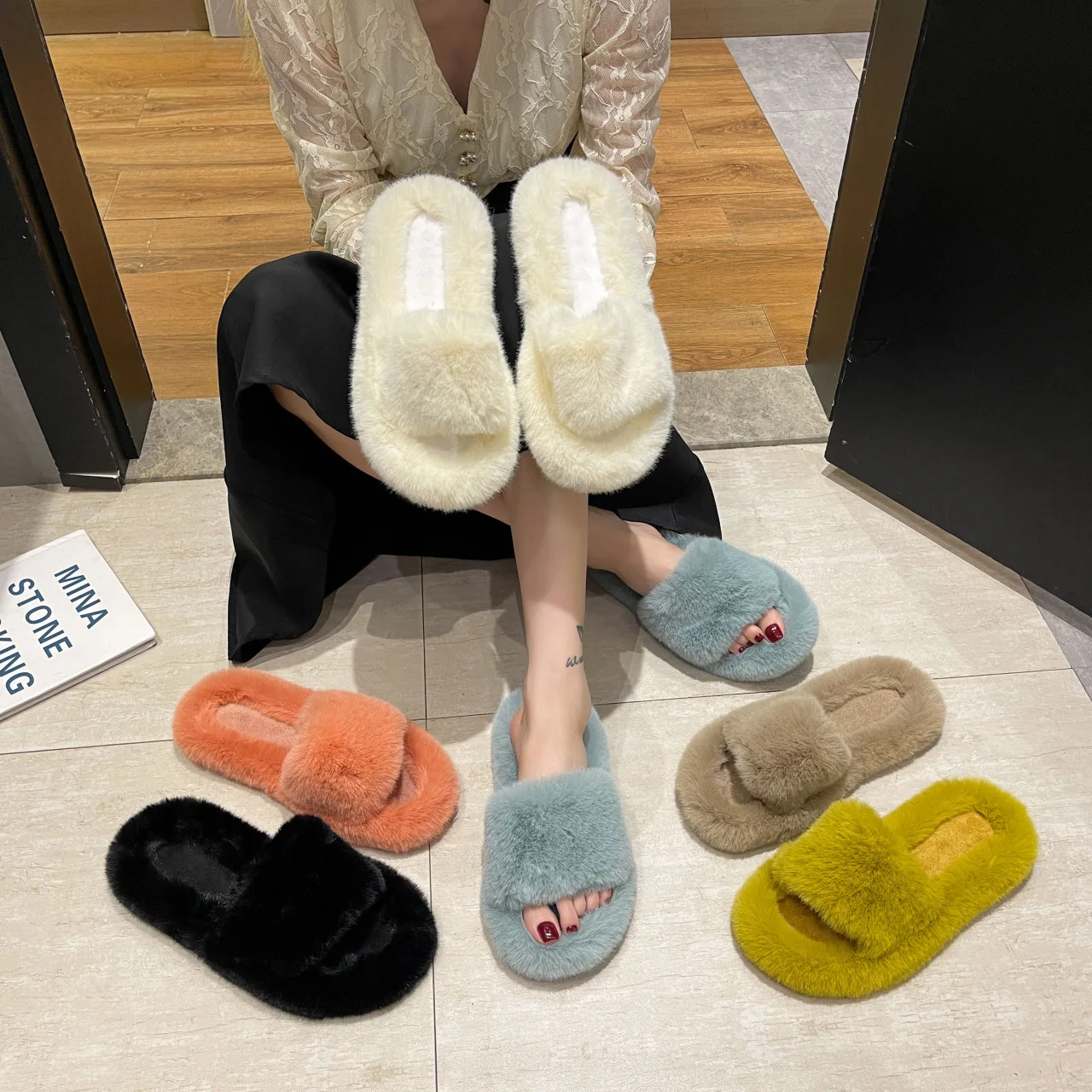 2022 Fashion Warm Fluffy Slippers Cozy Faux Fur Cross Indoor Floor Slides Flat Soft Furry Ladies Female Celebrities Flip Flops
2022 Fashion Warm Fluffy Slippers Cozy Faux Fur Cross Indoor Floor Slides Flat Soft Furry Ladies Female Celebrities Flip Flops