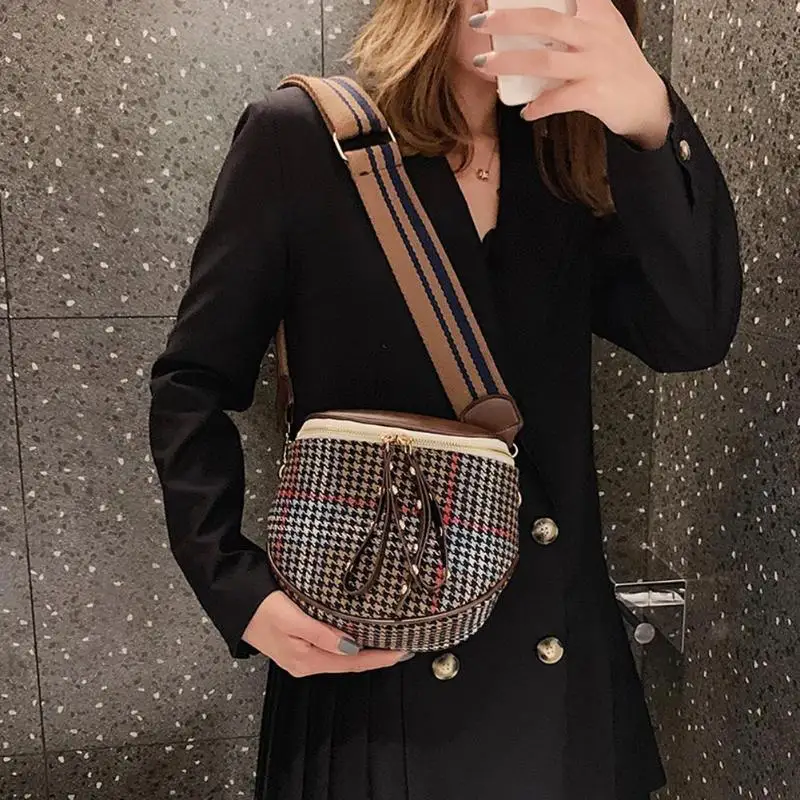 New Fashion Shoulder Bag PU Leather Woolen Crossbody Semicircle Leather Bucket Fashion Purse for Party Wedding Outdoor Travel
New Fashion Shoulder Bag PU Leather Woolen Crossbody Semicircle Leather Bucket Fashion Purse for Party Wedding Outdoor Travel