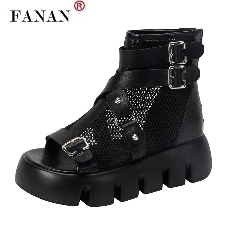 2021 Gladiator Round Head Ladies Black White Mesh Hollow Woven Leather Shoes Buckle Thick Bottom Roman Casual Beach Sandals
2021 Gladiator Round Head Ladies Black White Mesh Hollow Woven Leather Shoes Buckle Thick Bottom Roman Casual Beach Sandals