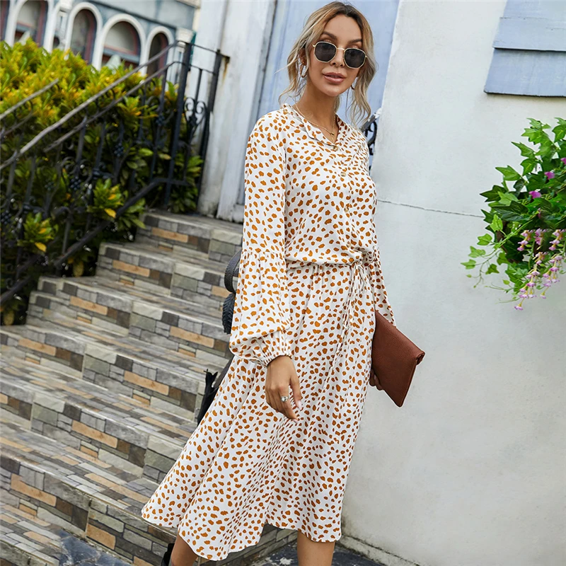 Fashion polka dot women dress autumn winter high waist boho dress long sleeve sashes single-breasted ladies midi dress
Fashion polka dot women dress autumn winter high waist boho dress long sleeve sashes single-breasted ladies midi dress