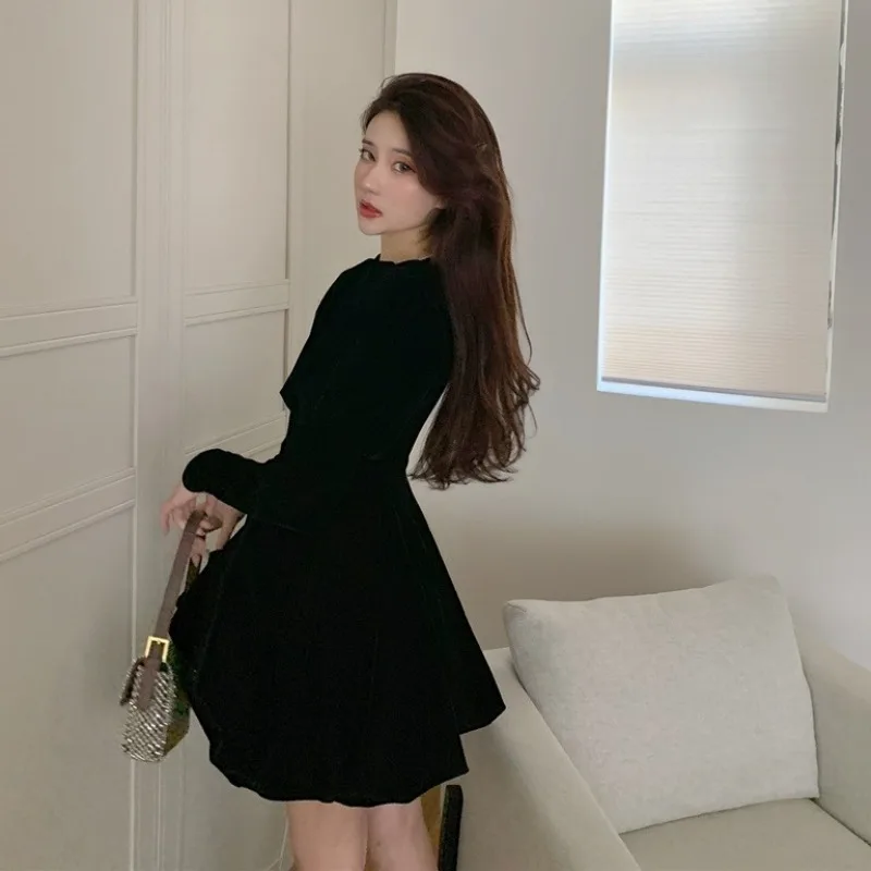 Velvet 2021 Early Spring New Retro Square Collar Puff Sleeve Waist Slimming Hepburn Style Little Black Dress Women
Velvet 2021 Early Spring New Retro Square Collar Puff Sleeve Waist Slimming Hepburn Style Little Black Dress Women