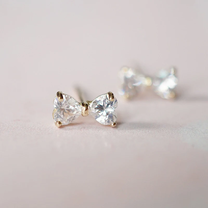 925 Sterling Silver Plated 14K Gold Shiny Zircon Bow Fashion Elegant Cute Wedding Ear Stud Earrings for Women Gift 2020 New
925 Sterling Silver Plated 14K Gold Shiny Zircon Bow Fashion Elegant Cute Wedding Ear Stud Earrings for Women Gift 2020 New