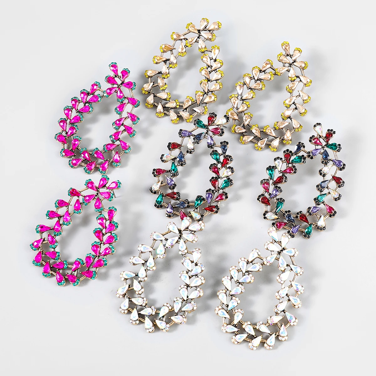 JIJIAWNHUA New Shiny Rhinestone Flower Wreath Women's Earrings Dinner Party Wedding Fashion Statement Jewelry Accessories
JIJIAWNHUA New Shiny Rhinestone Flower Wreath Women's Earrings Dinner Party Wedding Fashion Statement Jewelry Accessories