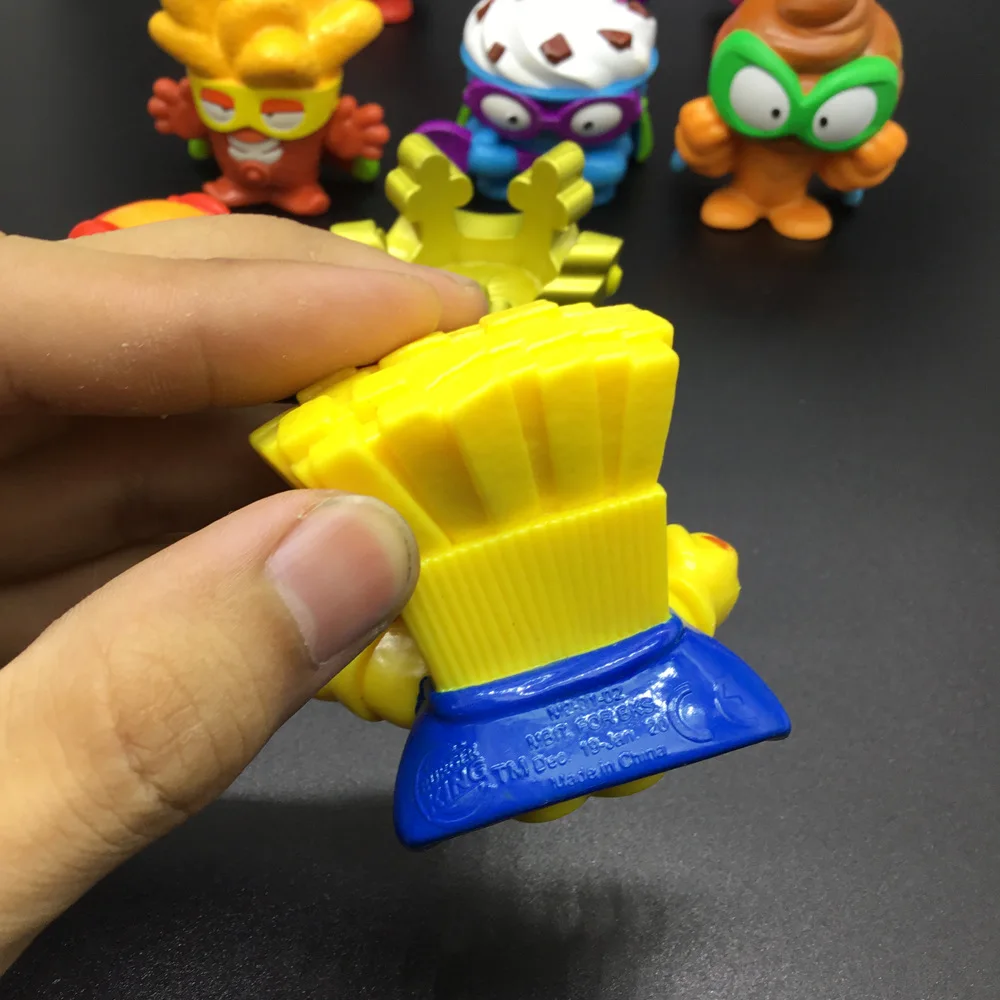 1-2pcs A limited edition of the original Superzings Superthings figures 5-7 cm super energy waste garbage collection model to 
1-2pcs A limited edition of the original Superzings Superthings figures 5-7 cm super energy waste garbage collection model to