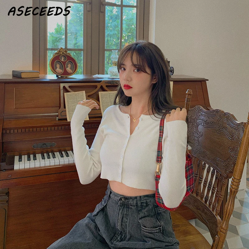 Green cardigan women knitted vintage sweater black long sleeve crop top women cropped sweater kawaii button up sweater cute 
Green cardigan women knitted vintage sweater black long sleeve crop top women cropped sweater kawaii button up sweater cute