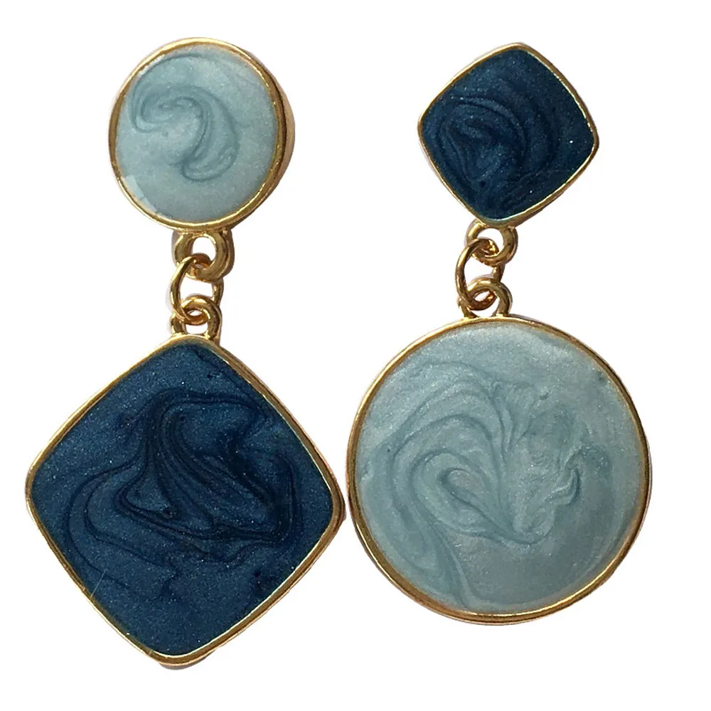 Simple Fashion Geometric Double-Color Irregular Shape Earrings Worn Daily Fine Jewelry
Simple Fashion Geometric Double-Color Irregular Shape Earrings Worn Daily Fine Jewelry