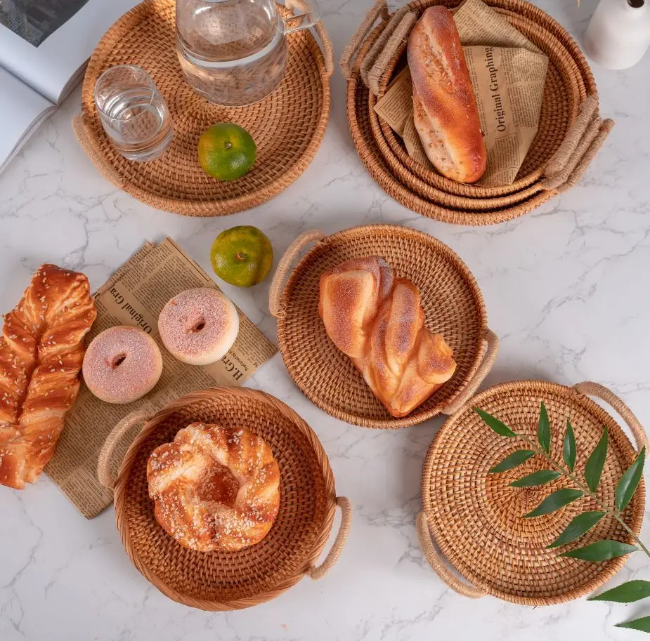 Handmade Rattan Woven Fruit Storage Basket Snack Food Bread Tray With Wooden Handle Breakfast Display Box Home Decoration
Handmade Rattan Woven Fruit Storage Basket Snack Food Bread Tray With Wooden Handle Breakfast Display Box Home Decoration