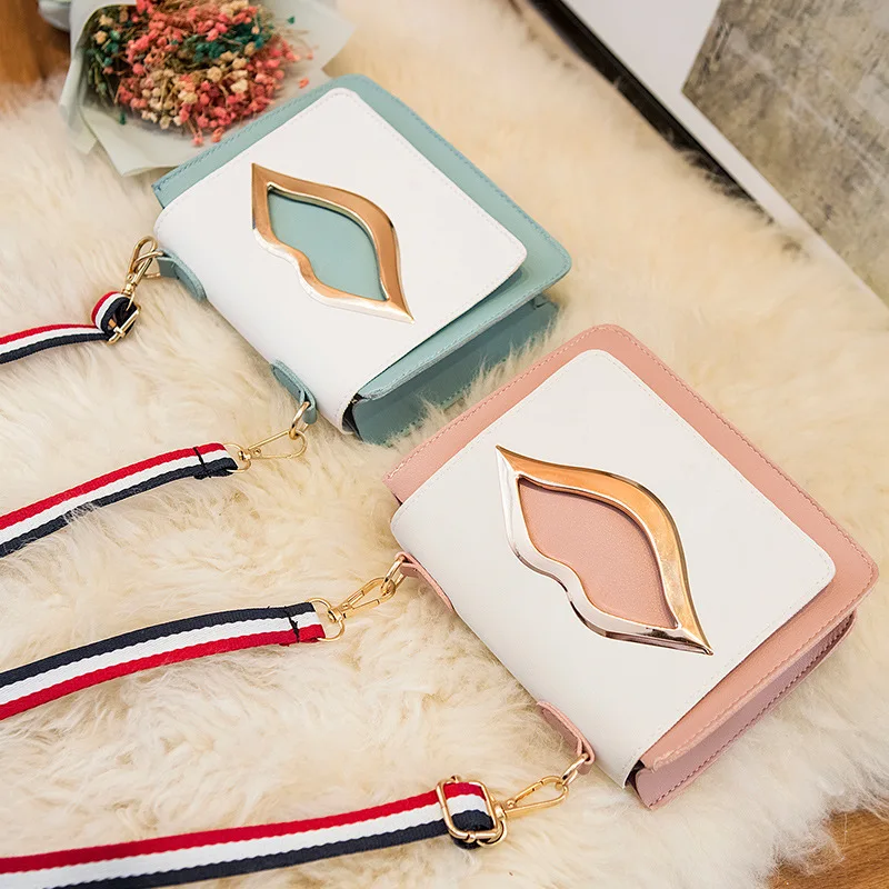 Women Shoulder Bag Metal Big Lips Designer Bag Fashion Quality Pu Leather Chain Crossbody Bag Phone Pack Ladies Small Purse
Women Shoulder Bag Metal Big Lips Designer Bag Fashion Quality Pu Leather Chain Crossbody Bag Phone Pack Ladies Small Purse