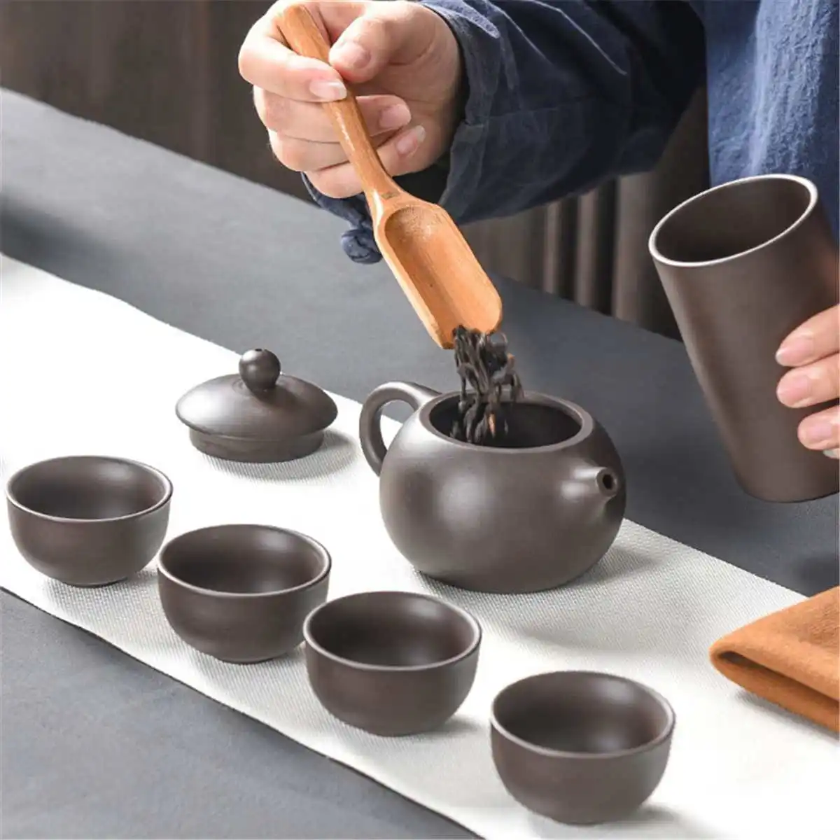 Portable Teapot Tea Set Gift Chinese Purple Sand Tea Pot + 4 Cups + 1 Storage Bag Travel Teaware Sets Kitchen Tools Drinkware
Portable Teapot Tea Set Gift Chinese Purple Sand Tea Pot + 4 Cups + 1 Storage Bag Travel Teaware Sets Kitchen Tools Drinkware