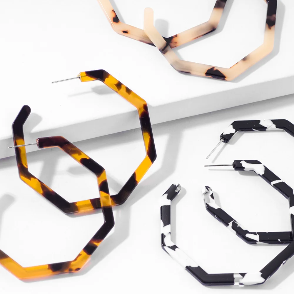 2021 New Fashion Acrylic Leopard Hoop Earrings Women Bohemian Big Round Tortoiseshell Earrings Female Elegant Wedding Jewelry
2021 New Fashion Acrylic Leopard Hoop Earrings Women Bohemian Big Round Tortoiseshell Earrings Female Elegant Wedding Jewelry