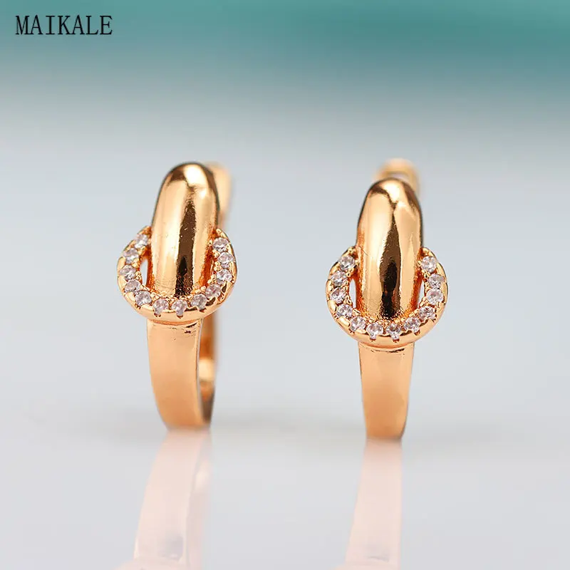 MAIKALE Fashion Cute Stud Earrings for Women Cubic Zirconia Zircon Earring Earstud Geometric Alloy Clip on Earing Korean Jewelry
MAIKALE Fashion Cute Stud Earrings for Women Cubic Zirconia Zircon Earring Earstud Geometric Alloy Clip on Earing Korean Jewelry