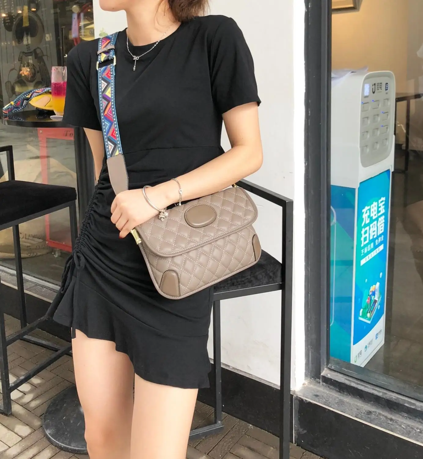 free shipping 2020 the new style classic and caural genuine cow leather women one shoulder bag crossbody bag 25cm 6color
free shipping 2020 the new style classic and caural genuine cow leather women one shoulder bag crossbody bag 25cm 6color