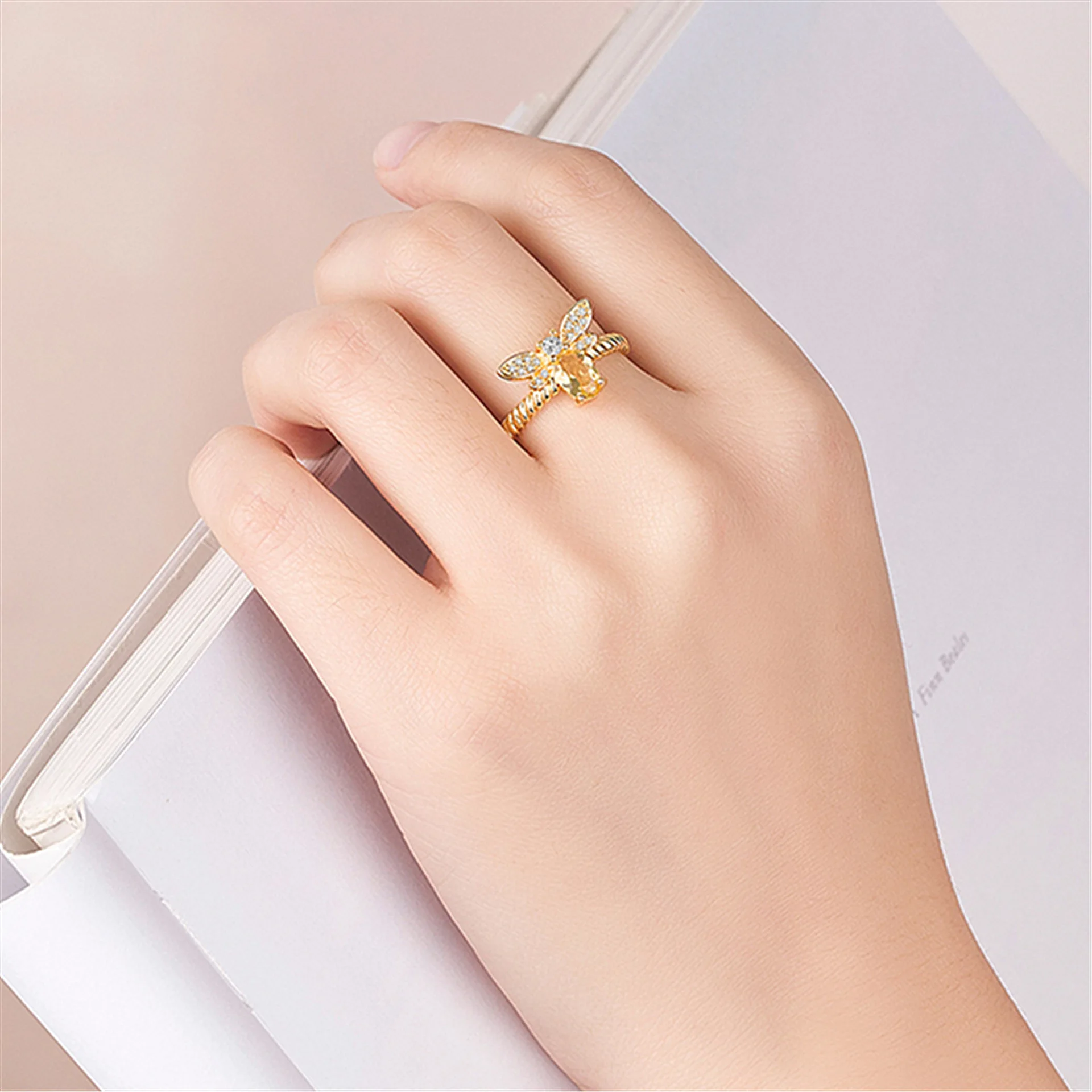 New Copper Color Silver Color Treasure Ring Natural Citrine Plated Small Bee Ring Animal Cute Female Ring
New Copper Color Silver Color Treasure Ring Natural Citrine Plated Small Bee Ring Animal Cute Female Ring