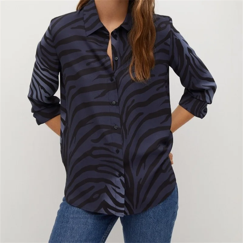 TRAF женские 2021, повседневный стиль, свободный крой, боковой Разделение анималистический принт на пуговицах с отложным воротником с длинными ... 
TRAF женские 2021, повседневный стиль, свободный крой, боковой Разделение анималистический принт на пуговицах с отложным воротником с длинными ...