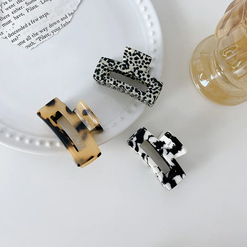 Korean Style Women Hair Claws Elegant Acrylic Hairpin Leopard Print Hair Clips Large Geometry Headwear For Girl Hair Accessories
Korean Style Women Hair Claws Elegant Acrylic Hairpin Leopard Print Hair Clips Large Geometry Headwear For Girl Hair Accessories