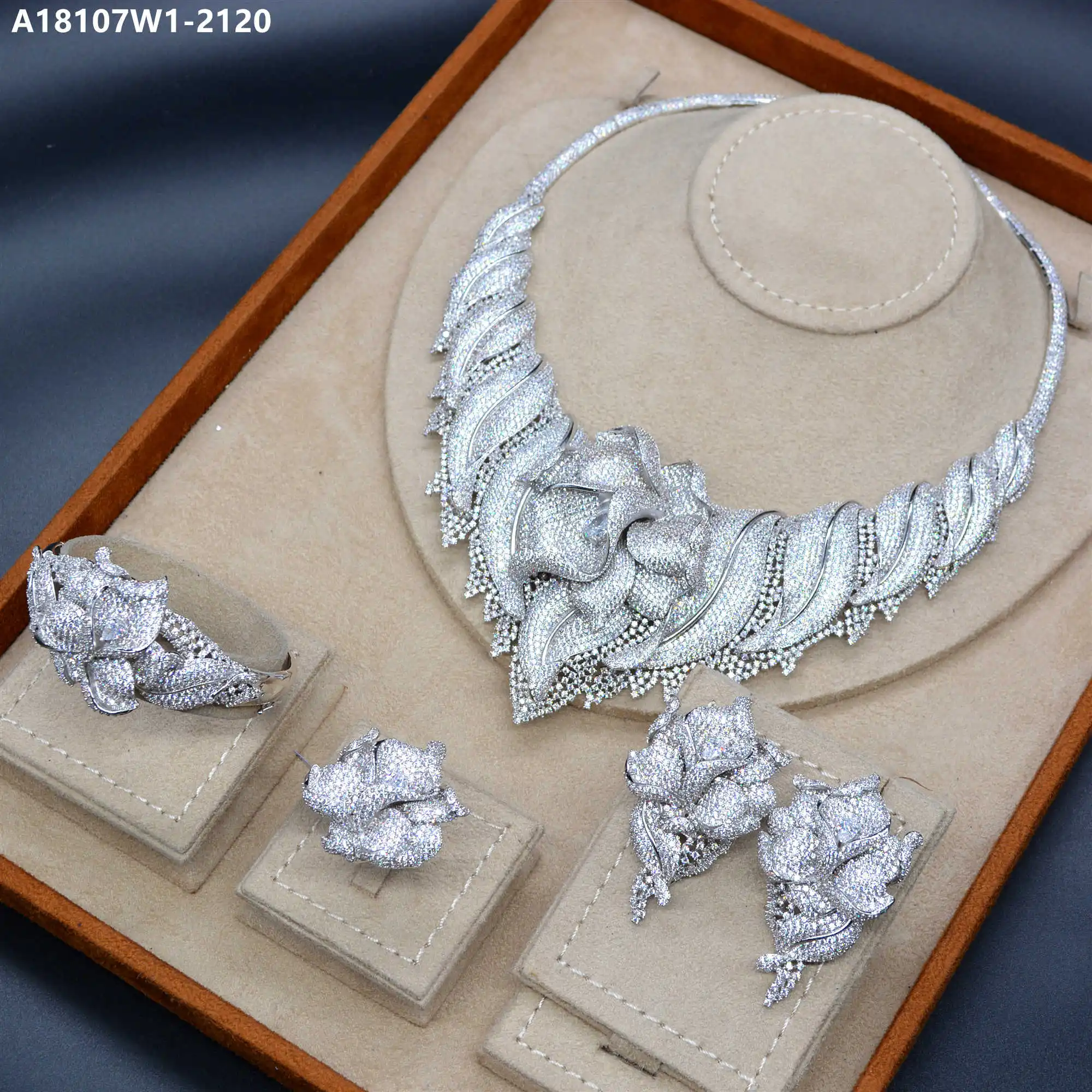 TIRIM 4pcs Big Flower Bridal Necklace Set for Women Wedding Dubai Nigeria Cubic Zirconia Crystal Dress PARTY Jewelry Sets
TIRIM 4pcs Big Flower Bridal Necklace Set for Women Wedding Dubai Nigeria Cubic Zirconia Crystal Dress PARTY Jewelry Sets