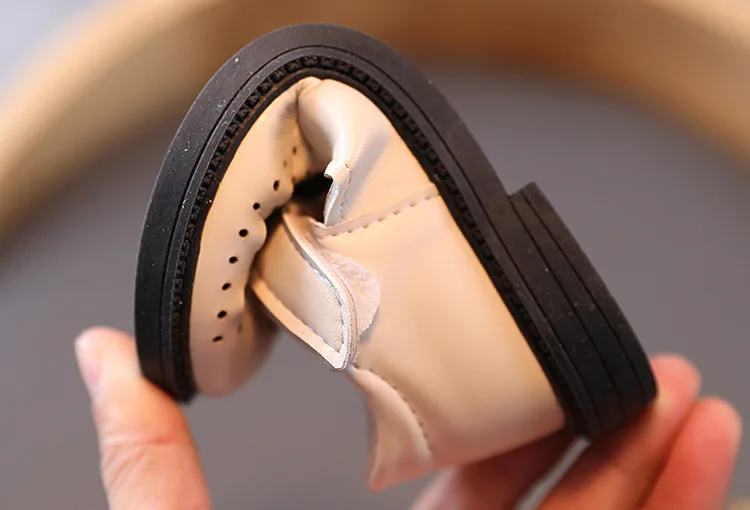 2021 New Spring and Summer Girls Hollow Leather Shoes Female Girls Princess Casual Shoes Kids Breathable Small Single Shoes
2021 New Spring and Summer Girls Hollow Leather Shoes Female Girls Princess Casual Shoes Kids Breathable Small Single Shoes
