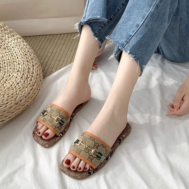 2021 Summer Women Slippers Mouse Pattern Square Toe Flat Ladies Outdoor Beach Sandals Metal Buckle Fashion New Slippers
2021 Summer Women Slippers Mouse Pattern Square Toe Flat Ladies Outdoor Beach Sandals Metal Buckle Fashion New Slippers