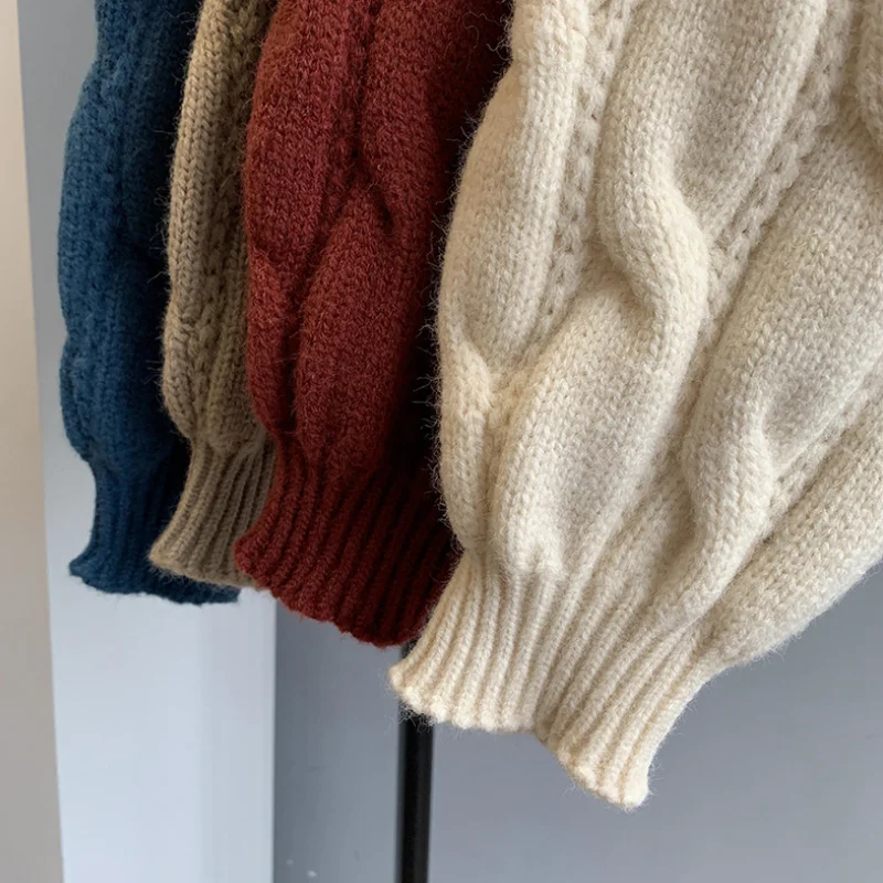 2020 autumn and winter solid color linen pattern bottoming shirt short women's long-sleeved round neck loose knit sweater
2020 autumn and winter solid color linen pattern bottoming shirt short women's long-sleeved round neck loose knit sweater