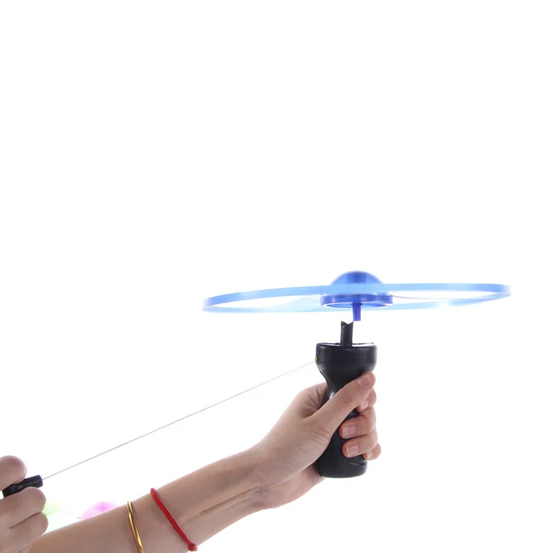2020 hot sale 1pc Fun outdoor sports pull line saucer toys LED lighting UFO parent-child interaction Creative 7 color spin-off
2020 hot sale 1pc Fun outdoor sports pull line saucer toys LED lighting UFO parent-child interaction Creative 7 color spin-off